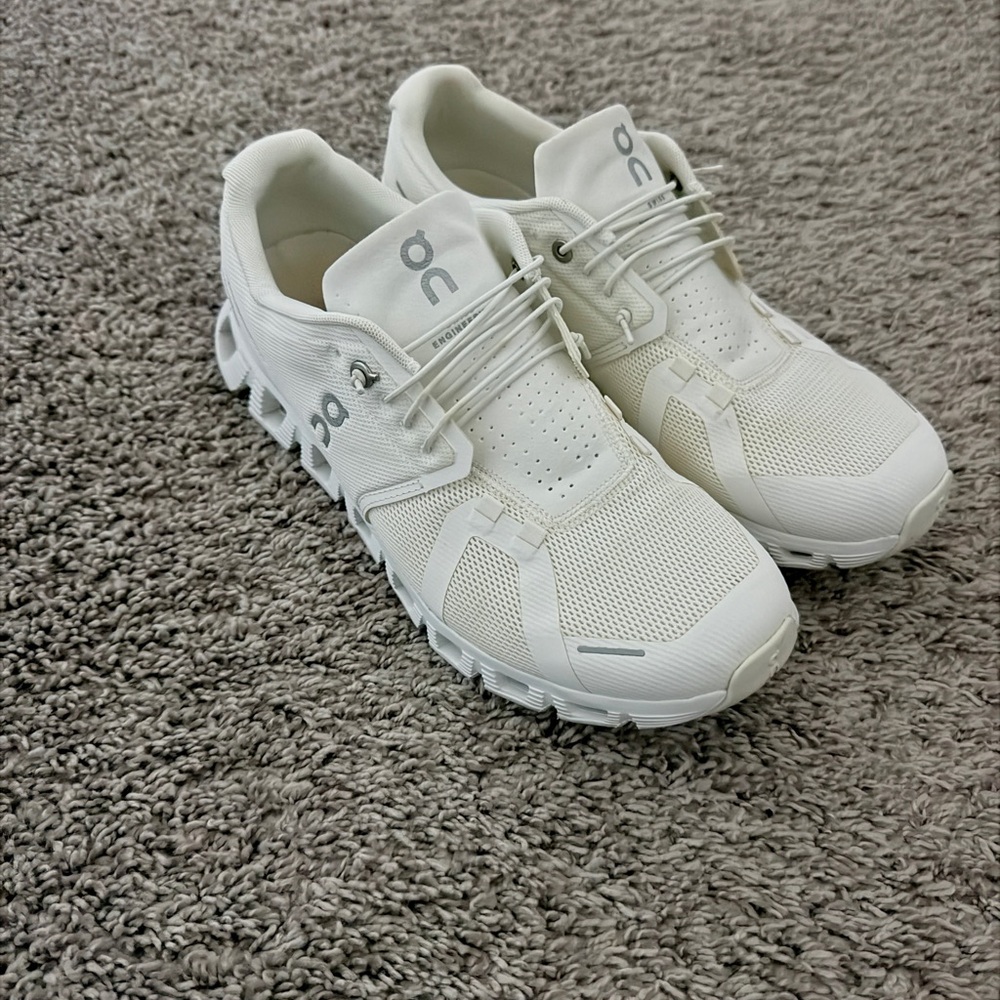 On Cloud 6  Sneakers - White size 9